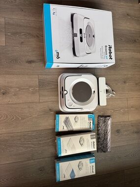 iRobot Braava jet m6 White Robot Mop with Accessories